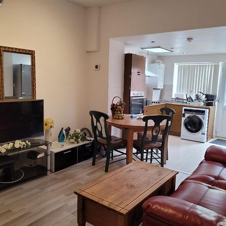 Nice Single Bedroom Near Qmc Нотингам Екстериор снимка